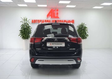 Mitsubishi Outlander Вид 4